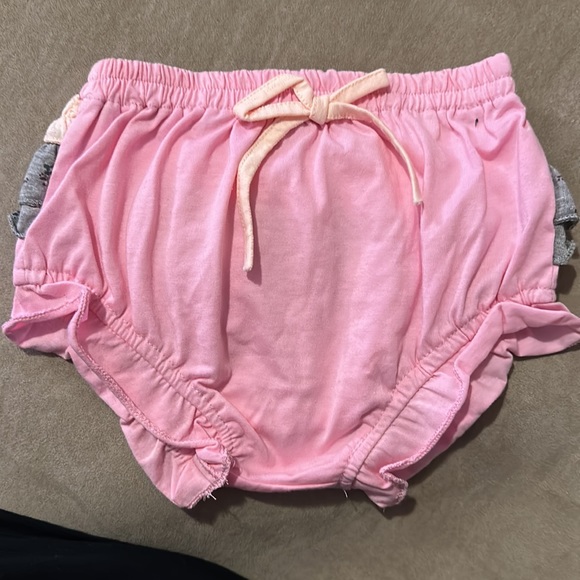 Bloomers - Picture 2 of 6